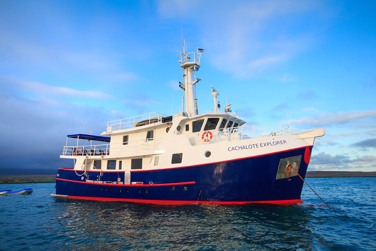 Cachalote Yacht, Galapagos